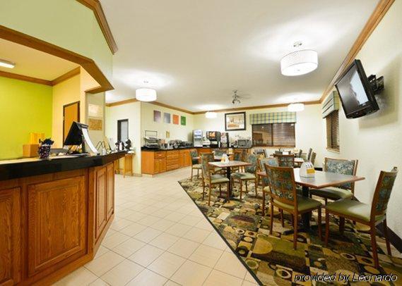 Comfort Inn & Suites Waterloo - Cedar Falls Ресторант снимка